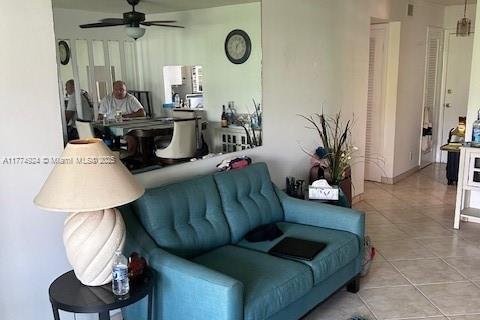 Copropriété à vendre à Hallandale Beach, Floride: 1 chambre, 78.69 m2 № 1700401 - photo 4