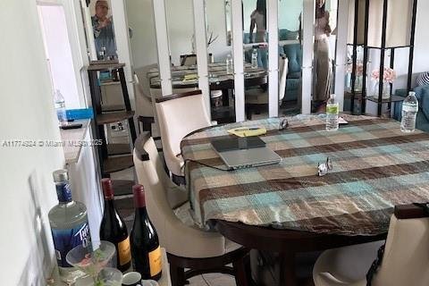 Copropriété à vendre à Hallandale Beach, Floride: 1 chambre, 78.69 m2 № 1700401 - photo 7