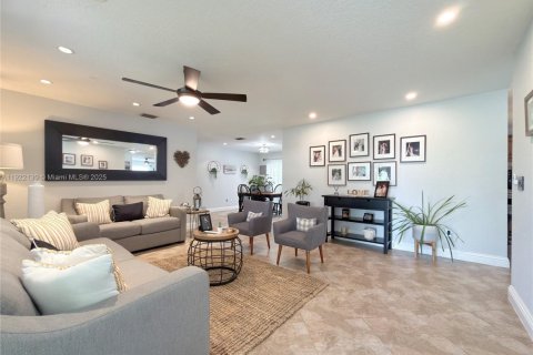 Casa en venta en Homestead, Florida, 3 dormitorios, 159.33 m2 № 1976047 - foto 19