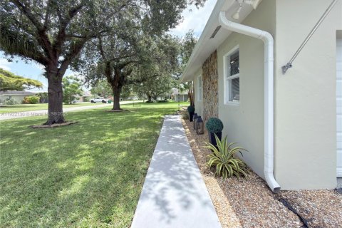 Casa en venta en Homestead, Florida, 3 dormitorios, 159.33 m2 № 1976047 - foto 9