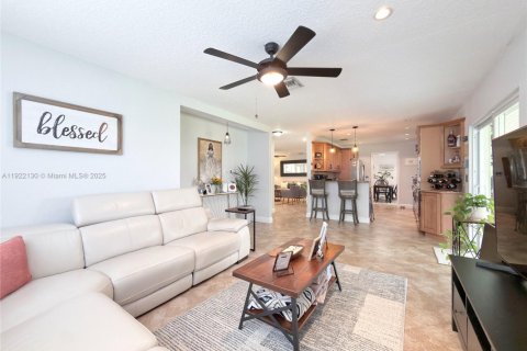 Casa en venta en Homestead, Florida, 3 dormitorios, 159.33 m2 № 1976047 - foto 18