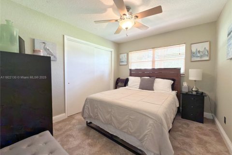 Casa en venta en Homestead, Florida, 3 dormitorios, 159.33 m2 № 1976047 - foto 25