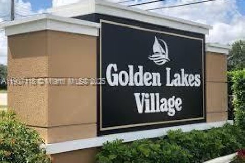 Copropriété à vendre à West Palm Beach, Floride: 2 chambres, 101.82 m2 № 1964241 - photo 1