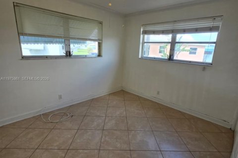 Apartamento en alquiler en Hollywood, Florida, 2 dormitorios, 84.45 m2 № 2040228 - foto 5