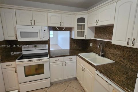 Apartamento en alquiler en Hollywood, Florida, 2 dormitorios, 84.45 m2 № 2040228 - foto 7