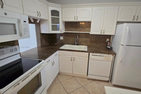 Apartamento en alquiler en Hollywood, Florida, 2 dormitorios, 84.45 m2 № 2040228 - foto 6