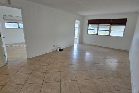 Apartamento en alquiler en Hollywood, Florida, 2 dormitorios, 84.45 m2 № 2040228 - foto 9