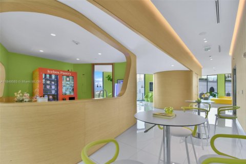 Купить кондоминиум в Майами, Флорида 2 спальни, 100.71м2, № 2037198 - фото 17