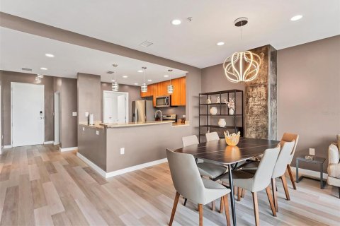 Condominio en alquiler en Orlando, Florida, 2 dormitorios, 117.8 m2 № 1893967 - foto 19