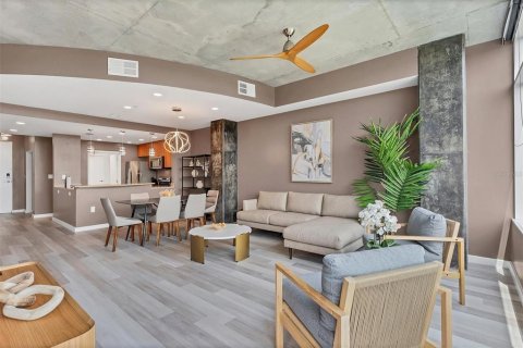 Condominio en alquiler en Orlando, Florida, 2 dormitorios, 117.8 m2 № 1893967 - foto 11