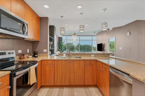 Condominio en alquiler en Orlando, Florida, 2 dormitorios, 117.8 m2 № 1893967 - foto 14