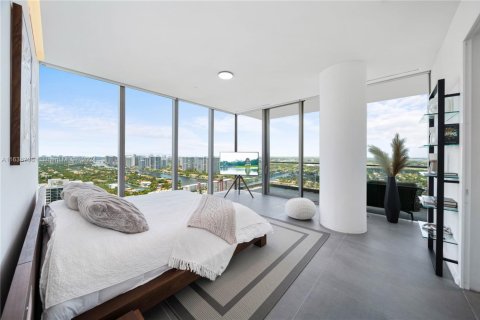 Condo in Hallandale Beach, Florida, 3 bedrooms  № 1861372 - photo 22