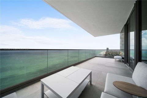 Condo in Hallandale Beach, Florida, 3 bedrooms  № 1861372 - photo 19