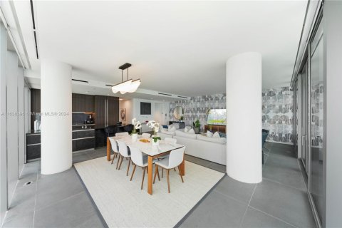 Condo in Hallandale Beach, Florida, 3 bedrooms  № 1861372 - photo 12