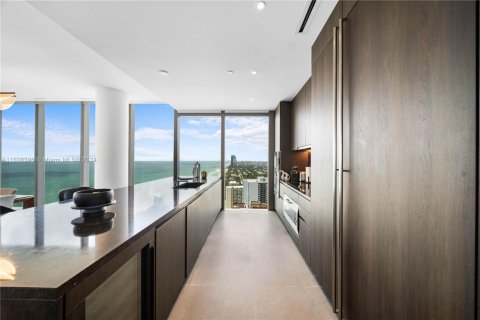 Condo in Hallandale Beach, Florida, 3 bedrooms  № 1861372 - photo 5