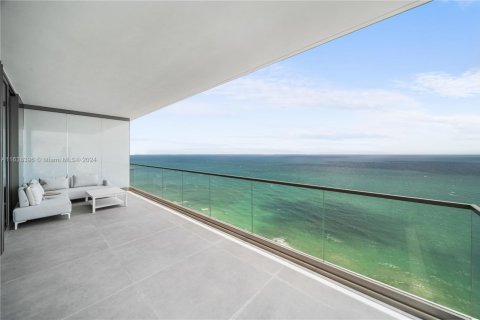 Condo in Hallandale Beach, Florida, 3 bedrooms  № 1861372 - photo 18