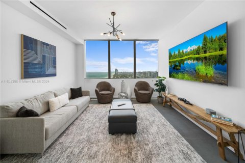 Condo in Hallandale Beach, Florida, 3 bedrooms  № 1861372 - photo 10