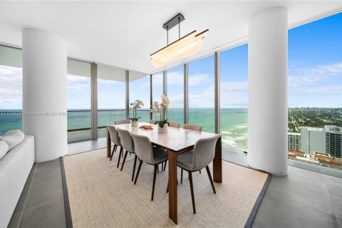 Condo in Hallandale Beach, Florida, 3 bedrooms  № 1861372 - photo 3
