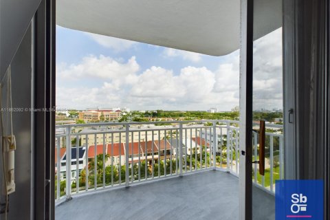 Condominio en venta en North Miami, Florida, 1 dormitorio, 78.6 m2 № 1979315 - foto 7