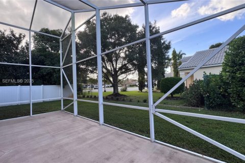 House in Pembroke Pines, Florida 3 bedrooms, 194.91 sq.m. № 1991831 - photo 26