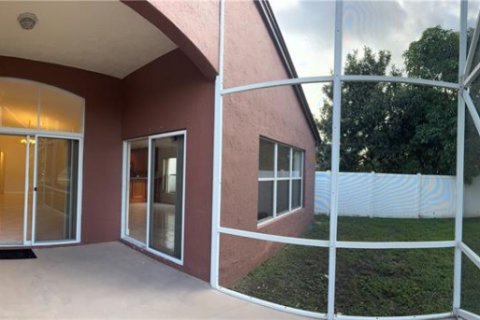 House in Pembroke Pines, Florida 3 bedrooms, 194.91 sq.m. № 1991831 - photo 23