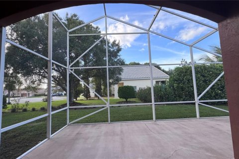 House in Pembroke Pines, Florida 3 bedrooms, 194.91 sq.m. № 1991831 - photo 27