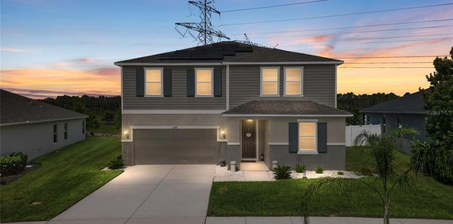 House in LEGENDS POINTE in Hudson, Florida 5 bedrooms, 238.39 sq.m. № 1778243