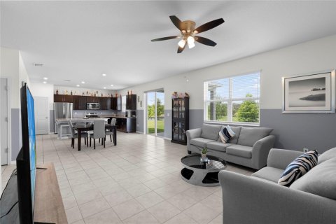 House in LEGENDS POINTE in Hudson, Florida 5 bedrooms, 238.39 sq.m. № 1778243 - photo 5