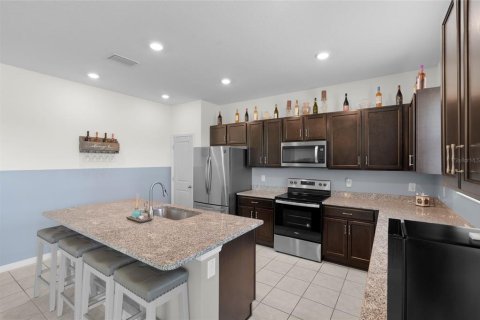 House in LEGENDS POINTE in Hudson, Florida 5 bedrooms, 238.39 sq.m. № 1778243 - photo 12