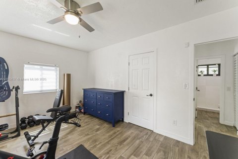 House in North Miami Beach, Florida 3 bedrooms, 96.62 sq.m. № 1689267 - photo 18