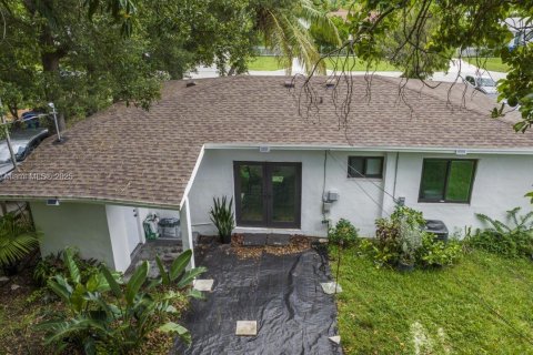 House in North Miami Beach, Florida 3 bedrooms, 96.62 sq.m. № 1689267 - photo 23