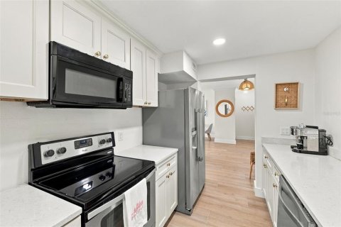 Copropriété à vendre à Saint Pete Beach, Floride: 1 chambre, 64.85 m2 № 2399140 - photo 15