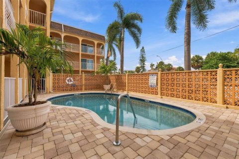 Copropriété à vendre à Saint Pete Beach, Floride: 1 chambre, 64.85 m2 № 2399140 - photo 22