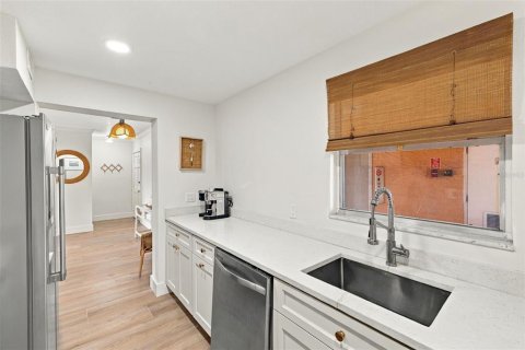 Copropriété à vendre à Saint Pete Beach, Floride: 1 chambre, 64.85 m2 № 2399140 - photo 14