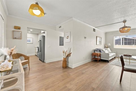 Copropriété à vendre à Saint Pete Beach, Floride: 1 chambre, 64.85 m2 № 2399140 - photo 4