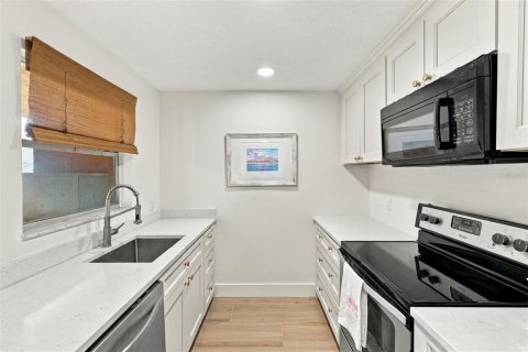Copropriété à vendre à Saint Pete Beach, Floride: 1 chambre, 64.85 m2 № 2399140 - photo 12