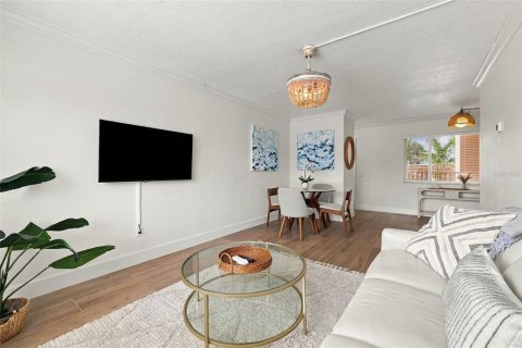 Copropriété à vendre à Saint Pete Beach, Floride: 1 chambre, 64.85 m2 № 2399140 - photo 8
