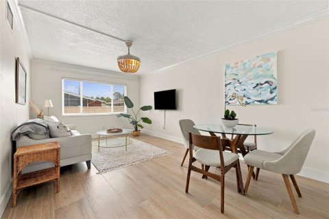 Copropriété à vendre à Saint Pete Beach, Floride: 1 chambre, 64.85 m2 № 2399140 - photo 6