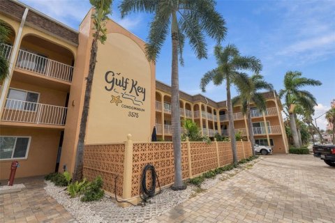 Copropriété à vendre à Saint Pete Beach, Floride: 1 chambre, 64.85 m2 № 2399140 - photo 3