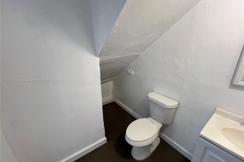 Снять в аренду виллу или дом в Майами, Флорида 1 спальня, 65.03м2, № 1933344 - фото 6