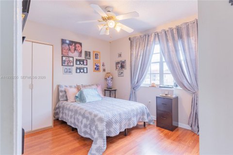 Copropriété à vendre à Hialeah, Floride: 2 chambres, 94.76 m2 № 1989031 - photo 14