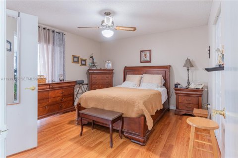 Copropriété à vendre à Hialeah, Floride: 2 chambres, 94.76 m2 № 1989031 - photo 15