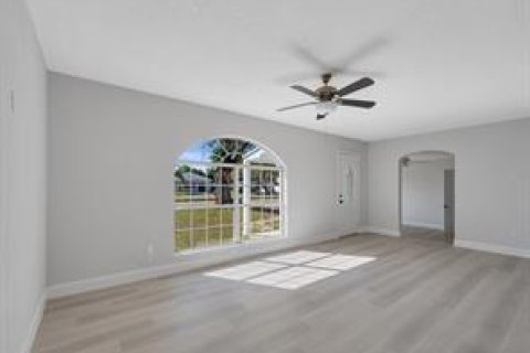Casa en venta en Vero Beach, Florida, 3 dormitorios, 177.91 m2 № 2146179 - foto 4