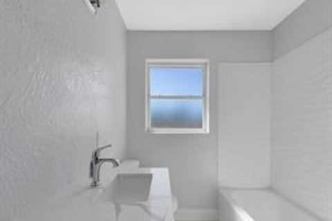 Casa en venta en Vero Beach, Florida, 3 dormitorios, 177.91 m2 № 2146179 - foto 21