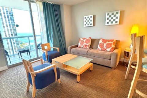 Купить кондоминиум в Санни-Айлс-Бич, Флорида 1 спальня, 63.92м2, № 2024445 - фото 11