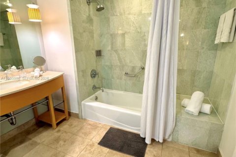 Купить кондоминиум в Санни-Айлс-Бич, Флорида 1 спальня, 63.92м2, № 2024445 - фото 19