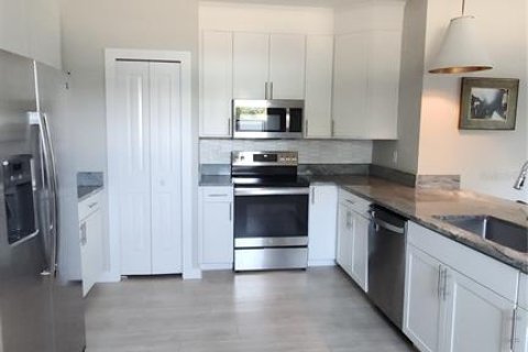 Townhouse in Tampa, Florida 4 bedrooms, 235.79 sq.m. № 1885192 - photo 4