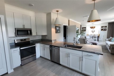 Townhouse in Tampa, Florida 4 bedrooms, 235.79 sq.m. № 1885192 - photo 3