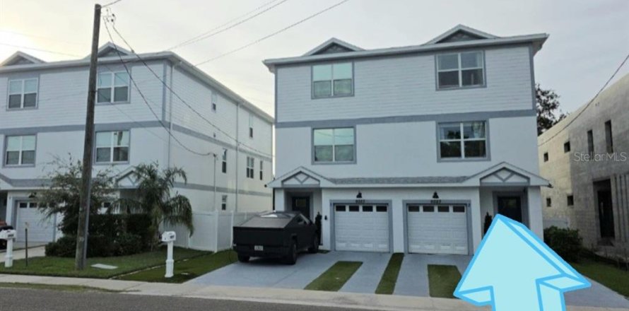 Townhouse in Tampa, Florida 4 bedrooms, 235.79 sq.m. № 1885192