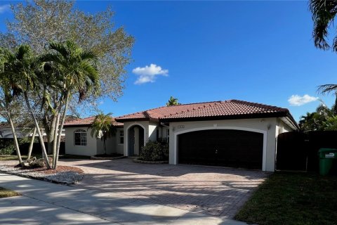 Снять в аренду виллу или дом в Майами, Флорида 4 спальни, 195.75м2, № 1954671 - фото 5